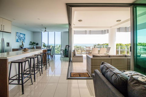 ZEN BY THE WATER - Esplanade Darwin Retreat - Northern Rivers Accommodation 1