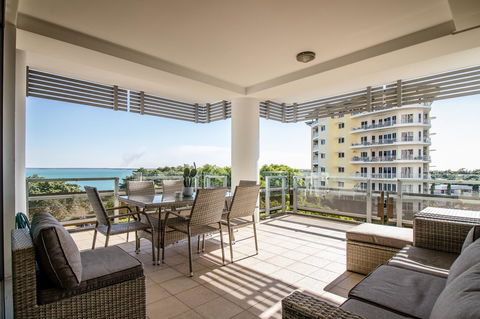 ZEN BY THE WATER - Esplanade Darwin Retreat - Northern Rivers Accommodation 3