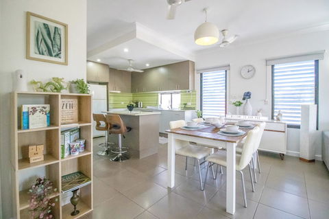 ZEN QUEST - The NOMADS PAD Near Nightcliff Markets & Sunset Foreshore - Northern Rivers Accommodation 12