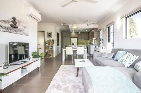 ZEN QUEST - The NOMADS PAD Near Nightcliff Markets & Sunset Foreshore - Northern Rivers Accommodation 1