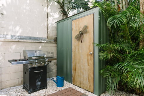CitySide Apartment - 2 Bedroom With Private Courtyard - Northern Rivers Accommodation 12