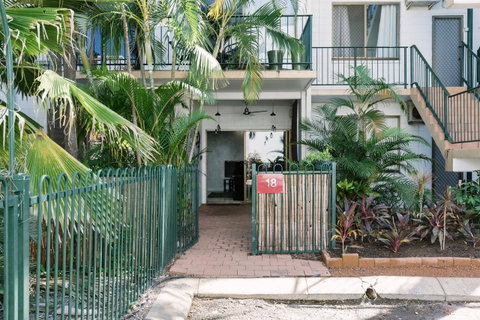 CitySide Apartment - 2 Bedroom With Private Courtyard - Northern Rivers Accommodation 5