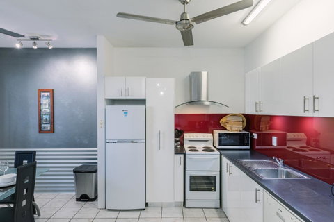 CitySide Apartment - 2 Bedroom With Private Courtyard - Northern Rivers Accommodation 3