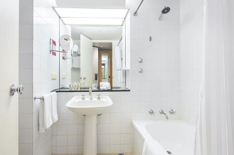 Crowne Plaza Canberra, An IHG Hotel - Northern Rivers Accommodation 26