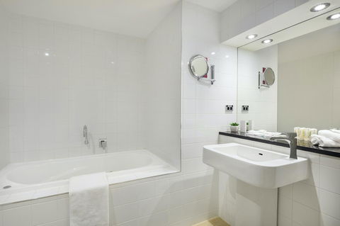 Crowne Plaza Canberra, An IHG Hotel - Northern Rivers Accommodation 28