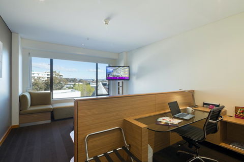 Crowne Plaza Canberra, An IHG Hotel - Northern Rivers Accommodation 15