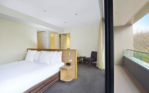 Crowne Plaza Canberra, An IHG Hotel - Northern Rivers Accommodation 13