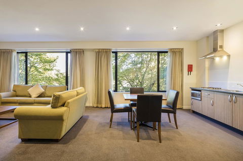 Crowne Plaza Canberra, An IHG Hotel - Northern Rivers Accommodation 35