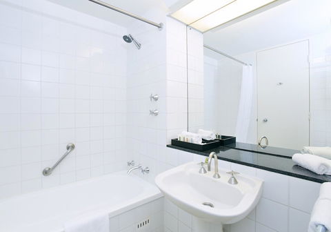 Crowne Plaza Canberra, An IHG Hotel - Northern Rivers Accommodation 25