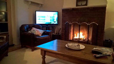 Book Keepers Cottage - Northern Rivers Accommodation 3