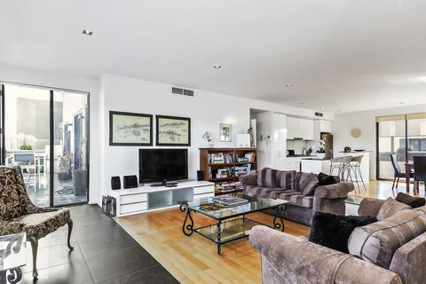BOUTIQUE STAYS - Catani Gardens - Northern Rivers Accommodation 1