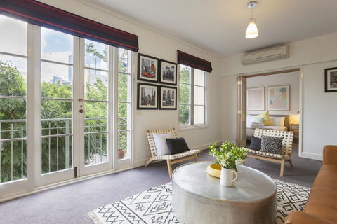 Boutique Stays - Wellington Mews, Apartment In East Melbourne - Northern Rivers Accommodation 0