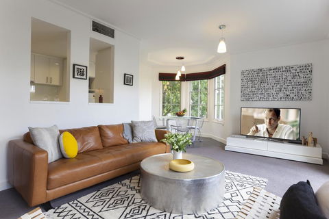 Boutique Stays - Wellington Mews, Apartment In East Melbourne - Northern Rivers Accommodation 3