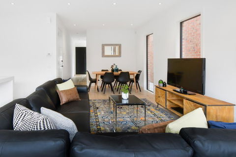 Boutique Stays-Murrumbeena Place 1 - Northern Rivers Accommodation 2