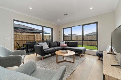 Brand New And Beautiful - Rosebud Holiday Home - Northern Rivers Accommodation 3