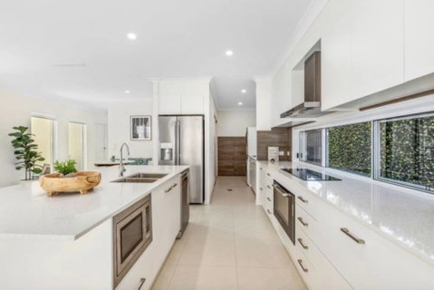 Brand New PRIZE HOME 50m Path To Beach - Northern Rivers Accommodation 1