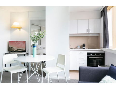 Bright, Modern Studio Steps From The Action - Northern Rivers Accommodation 0
