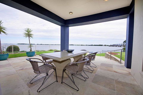 Brookwater- Waterfront On Lake Mulwala - Northern Rivers Accommodation 2