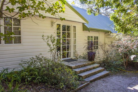 Bygone Beautys Cottages - Bronte Cottage - Northern Rivers Accommodation 1