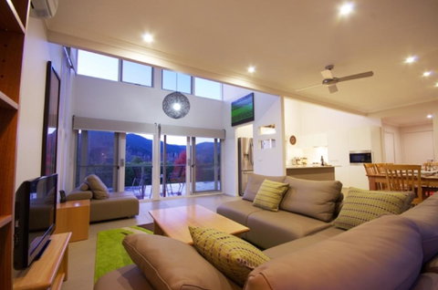 Cadence At Bright - Luxury Accommodation - Northern Rivers Accommodation 0