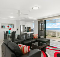 Cairns Luxury Seafront Apartment - Northern Rivers Accommodation