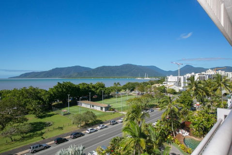 Cairns Luxury Waterfront Apartment - Northern Rivers Accommodation 1