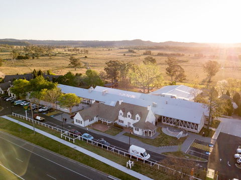 Camden Valley Inn - Northern Rivers Accommodation 0