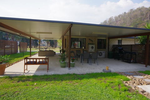 Canungra Valley Cottage - Northern Rivers Accommodation 1