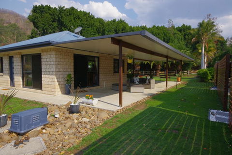 Canungra Valley Cottage - Northern Rivers Accommodation 3
