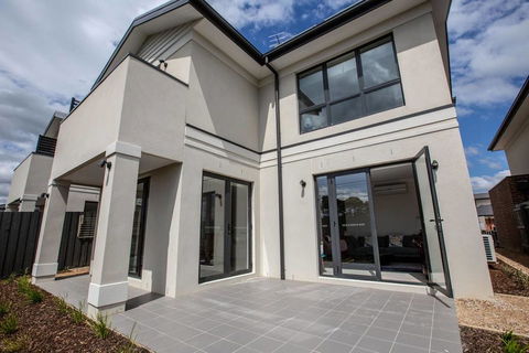 Captivating Large 4BR@Narre Warren - Northern Rivers Accommodation 2