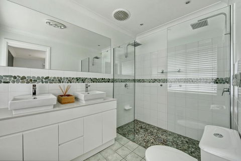 Carroll Ave 39 Mollymook - Northern Rivers Accommodation 2