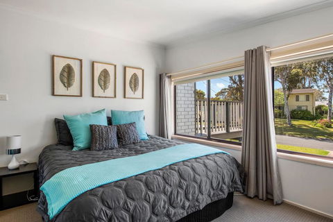 Carroll Ave 85 Mollymook - Northern Rivers Accommodation 3