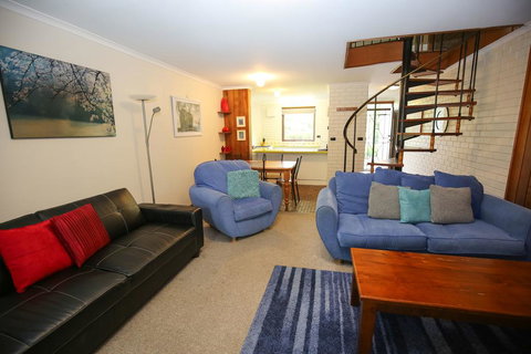 Cedar Holiday Units - Apartment 2 - Northern Rivers Accommodation 1