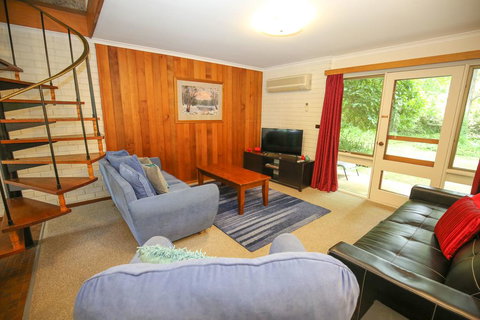 Cedar Holiday Units - Apartment 2 - Northern Rivers Accommodation 0