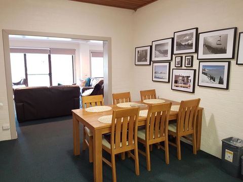 Cedarwood Apartments - Northern Rivers Accommodation 0