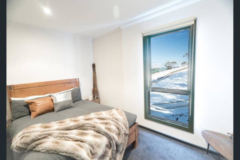 Chalet Deich - Pearse Apt 3 - Ski In Ski Out - Northern Rivers Accommodation 2