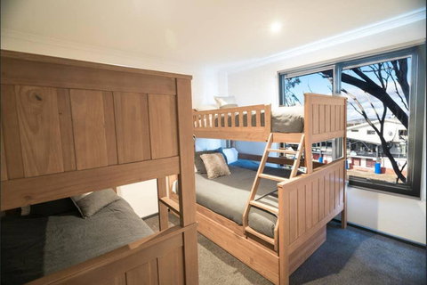 Chalet Deich - Pearse Apt 3 - Ski In Ski Out - Northern Rivers Accommodation 3