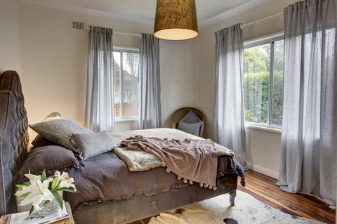 Character Cottage In Berrima - Northern Rivers Accommodation 3