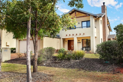 Chateau Shiraz - Northern Rivers Accommodation 3