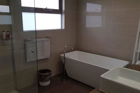 CHELSEA Family Home Close To Beach & Shops - Northern Rivers Accommodation 2
