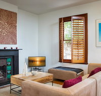 Chic Two-storey Cottage with Darling Harbour Views - Northern Rivers Accommodation