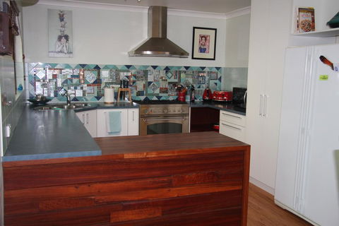 Chuditch Holiday Home Dwellingup - Great Central Location - Northern Rivers Accommodation 2