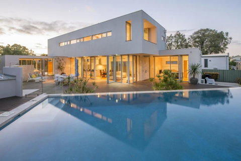 Cinque - Luxury Family Home With Pool Close To Beach And Town - Northern Rivers Accommodation 0