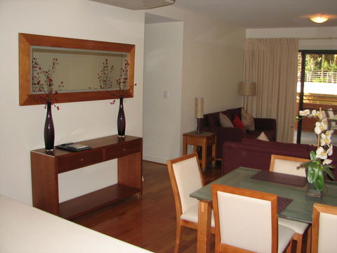 City Escape In Adelaides East End - Northern Rivers Accommodation 3