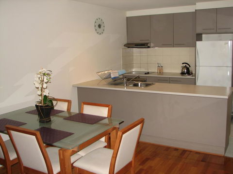 City Escape In Adelaides East End - Northern Rivers Accommodation 2