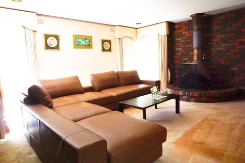 Classic Double Brick Garden House - Northern Rivers Accommodation 2
