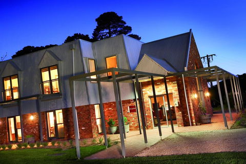 Cleveland Winery - Northern Rivers Accommodation 0