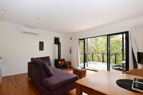 Cloudsong Chalet 2 - Close To The Village Centre! - Northern Rivers Accommodation 3
