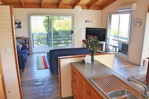 Cockatoo Cabin - Northern Rivers Accommodation 2