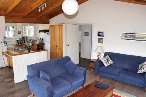 Cockatoo Cabin - Northern Rivers Accommodation 1